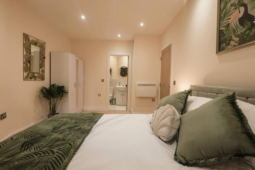 Ocean - 2 Bed Flat Sleeps 6 With Gym Access Apartamento Southampton Exterior foto
