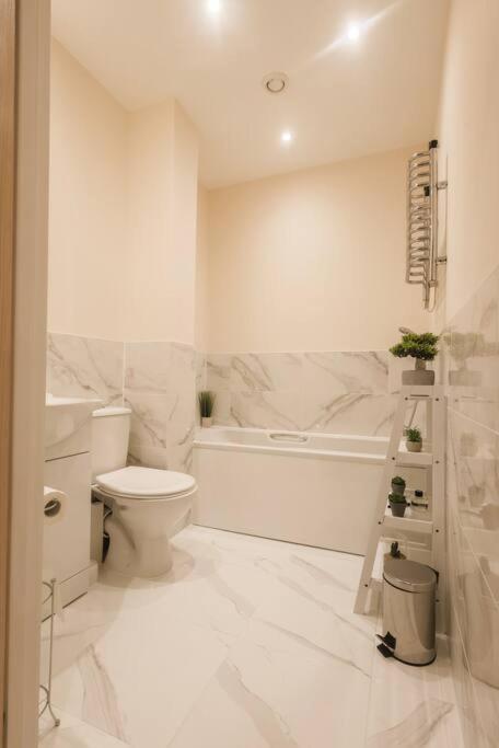 Ocean - 2 Bed Flat Sleeps 6 With Gym Access Apartamento Southampton Exterior foto